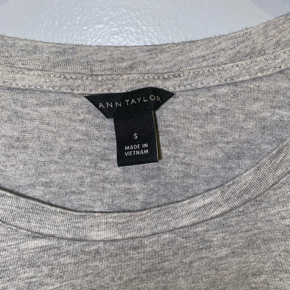 Ann Taylor grey long sleeve shirt size small - Picture 3 of 3